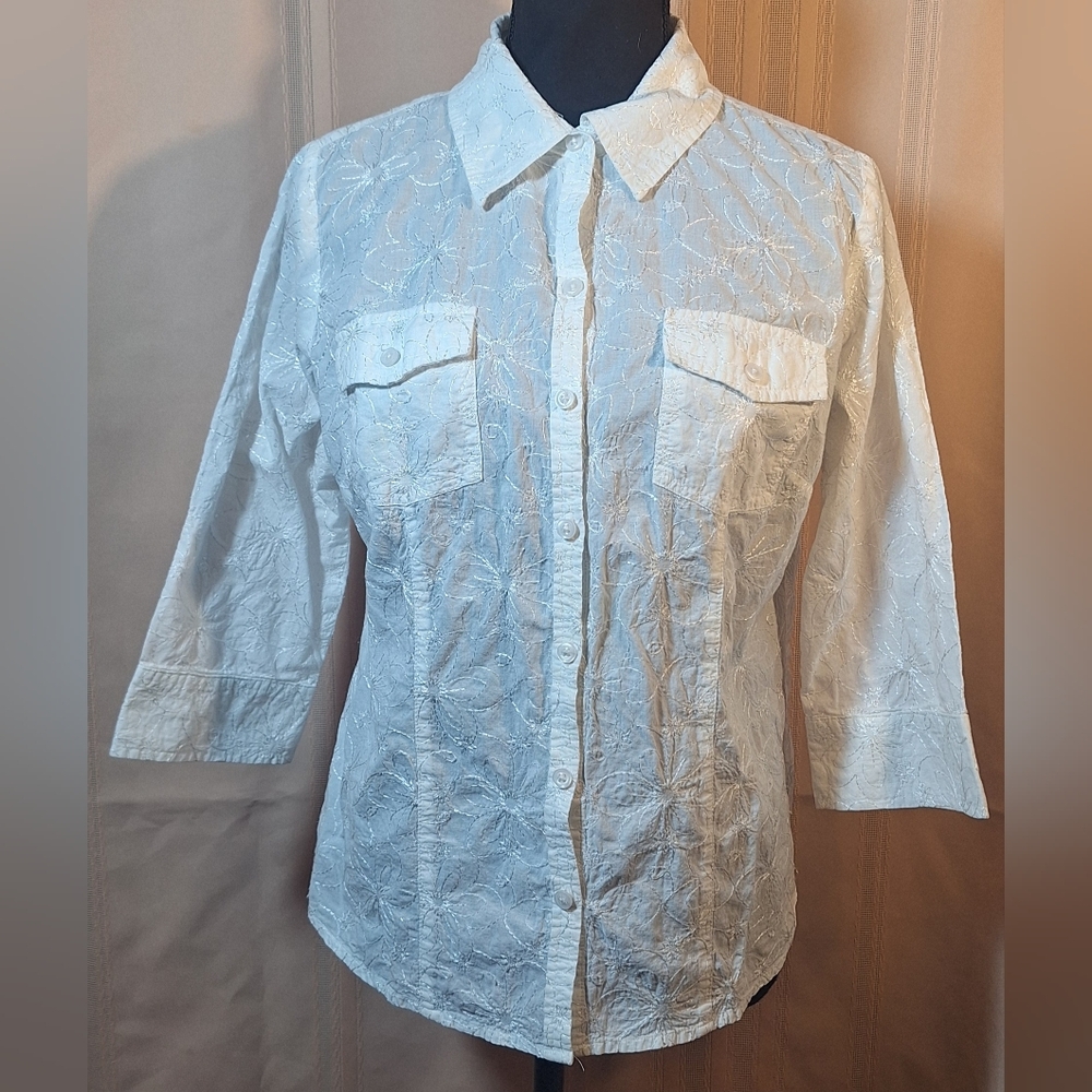 CROFT & BARROW Embroidered White Button-Down Shirt